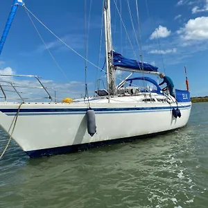 https://comfortable-yacht.bournemouth-hotels.org