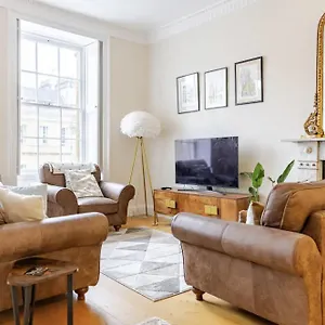 https://great-pulteney-retreat.tophotelsbath.com